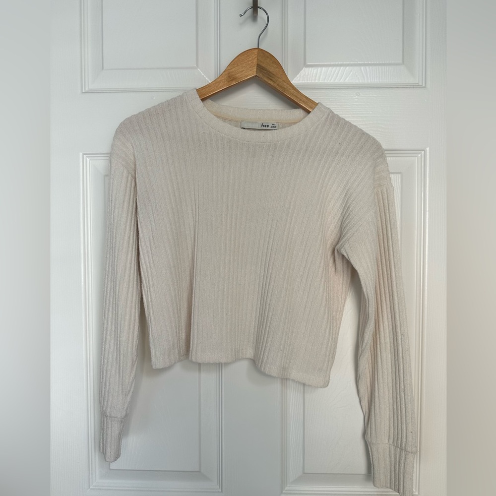 TWO Aritzia Wilfred Long Sleeve Crop Tops